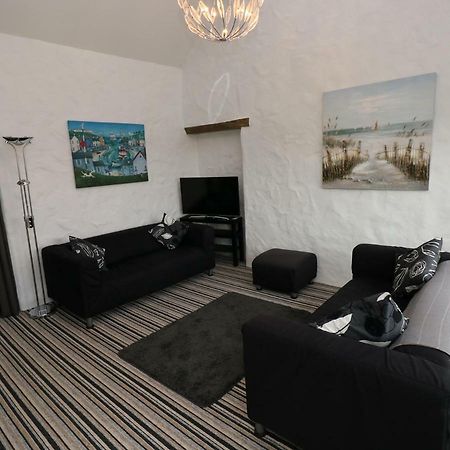 The Old Stables Villa Fishguard Bagian luar foto
